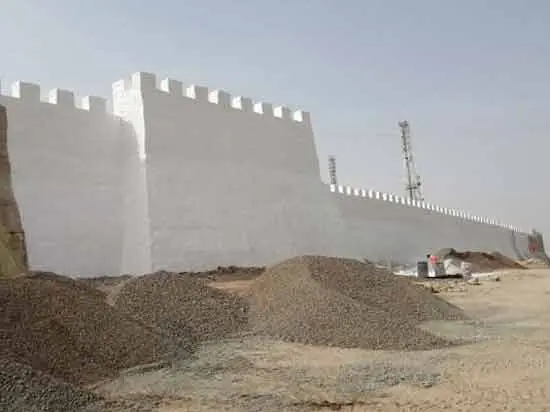 Nettoiement et réhabilitation du site d'accueil provisoire ayant abrité les gargotes de poissons (pied d'Agadir Oufella) - CAN 2025 - Actualité Agadir