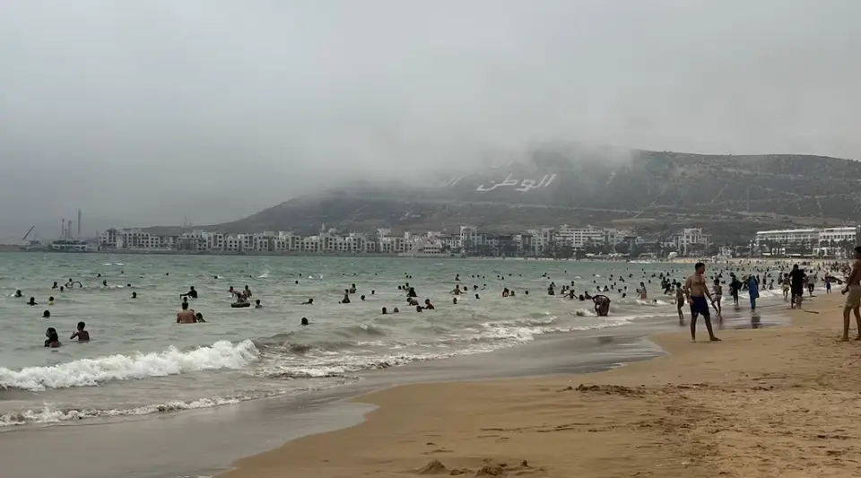 صيف 2026: شاطئ أكادير يحظى بإجماع السياح - Actualité Agadir