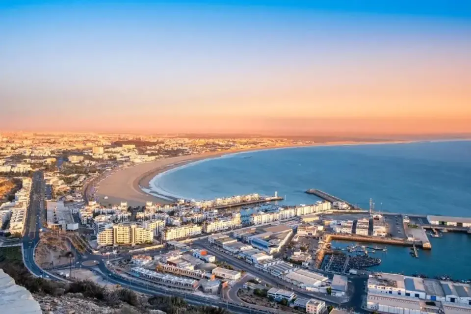 أكادير تؤكد جاذبيتها السياحية بـ 466 000 زائر خلال صيف 2026 - Actualité Agadir
